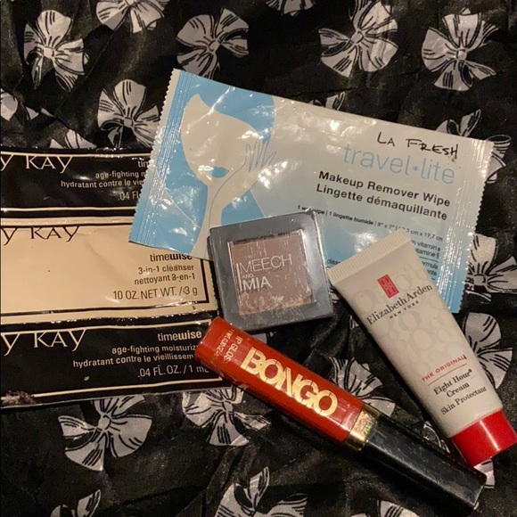 Assorted makeup - Picture 3 of 3